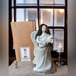 Kneeded Angels Miracles Angel w/Baby New Mom Gift - Mom & Baby Figurine New